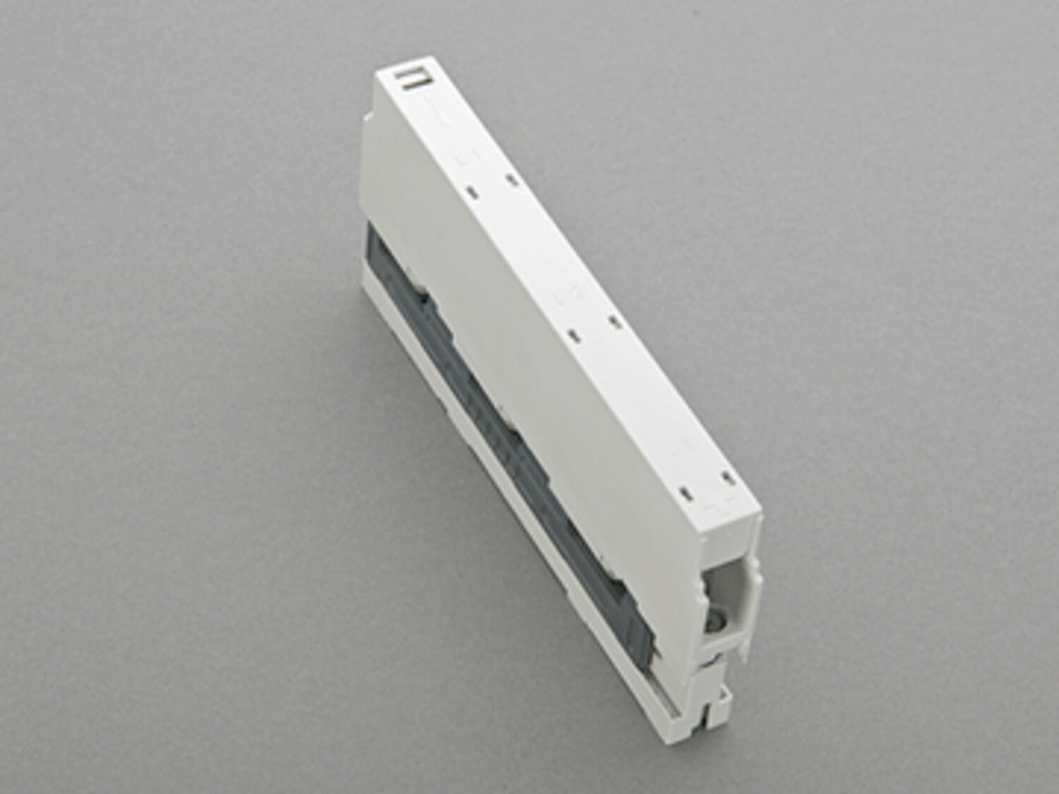 Busbar Support 3 Pole with Terminals 1.5-16mm²